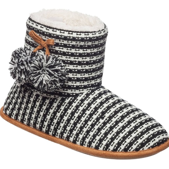 CHILL CHASERS Cuddle Duds Memory Foam Bootie Slippers  Size Small 5/6 knit NWT - Picture 1 of 1